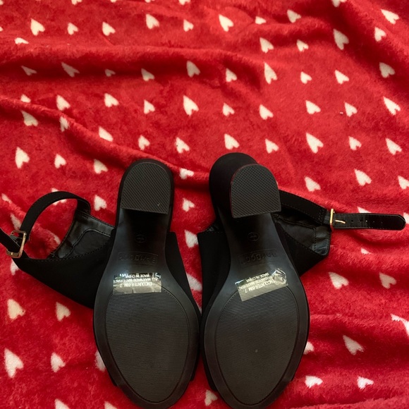 BAMBOO Size 7 Black Heels - Picture 3 of 4